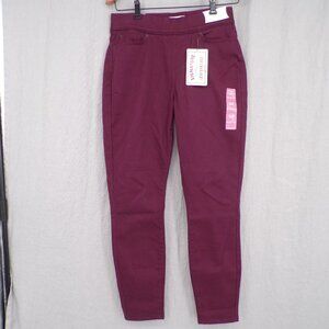 NWOT Signature by Levi Strauss Totally Shaping Skinny Wine Pull-On Jeans 8M W29